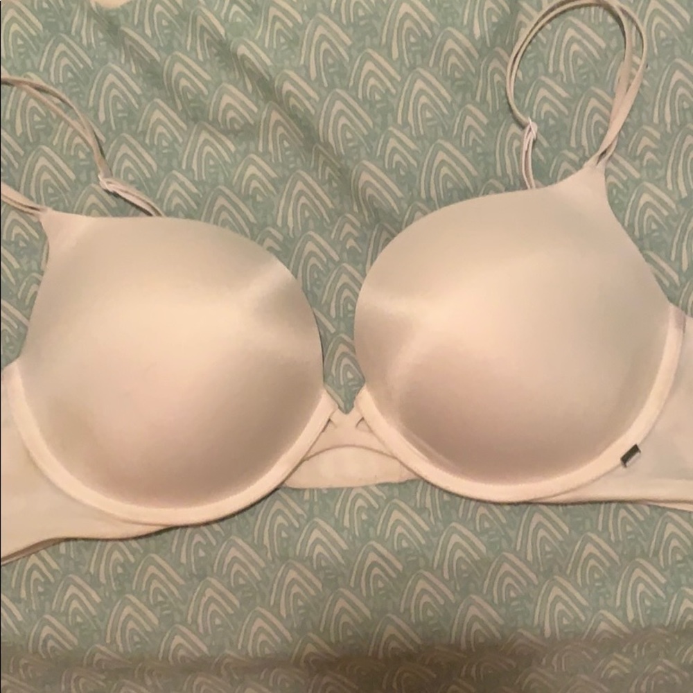 Victoria’s Secret very sexy bra size 38C